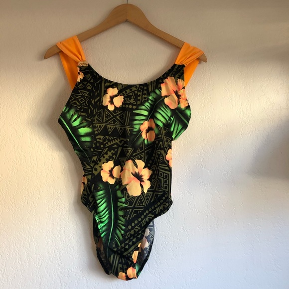 Other - VINTAGE FLORAL ONE PIECE SWIMSUIT 🧡